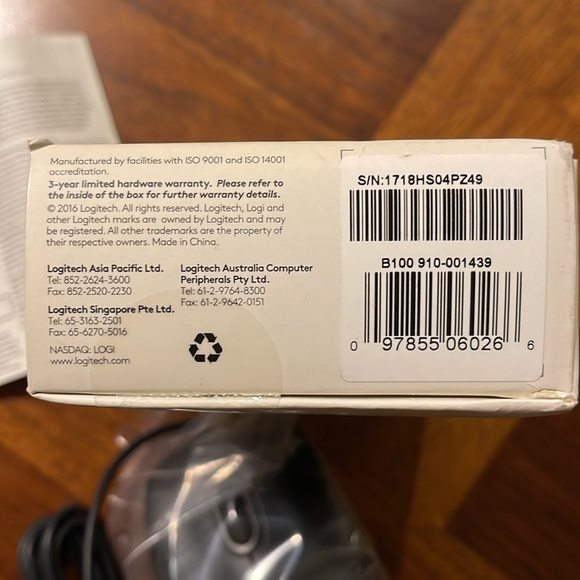 NEVER USED LOGITECH B100 FULL SIZED CORDED MOUSE - Picture 7 of 8